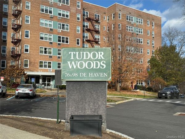 76 DeHaven Drive, Unit 3M, Yonkers, NY 10703