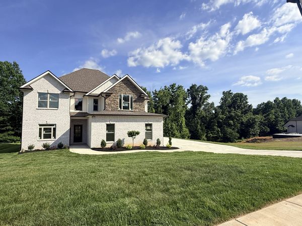 373 Young Lane, Pleasant View, TN 37146