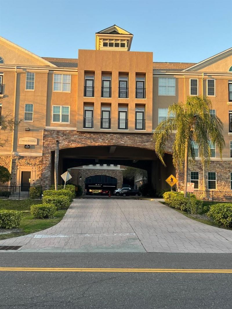 4221 W Spruce Street, Unit 2222, Tampa, FL 33607 Main Photo