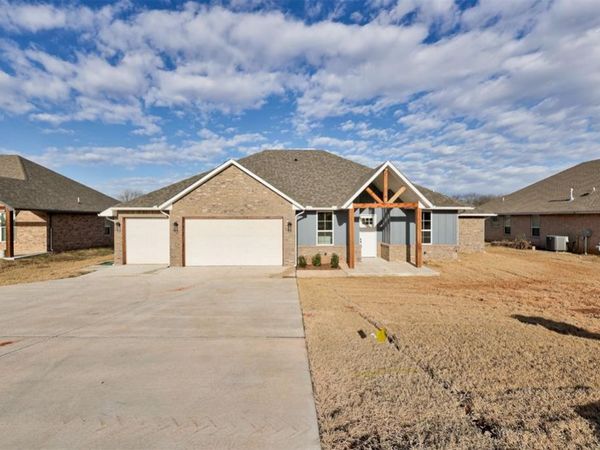 203 Casey Lane, Washington, OK 73093