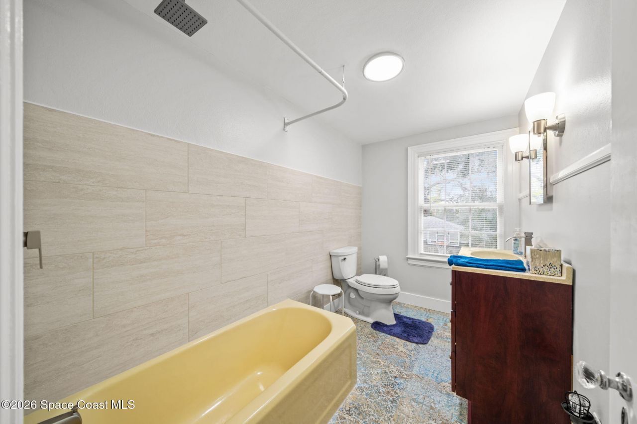 875 N Indian River Drive, Cocoa, FL 32922 Photo