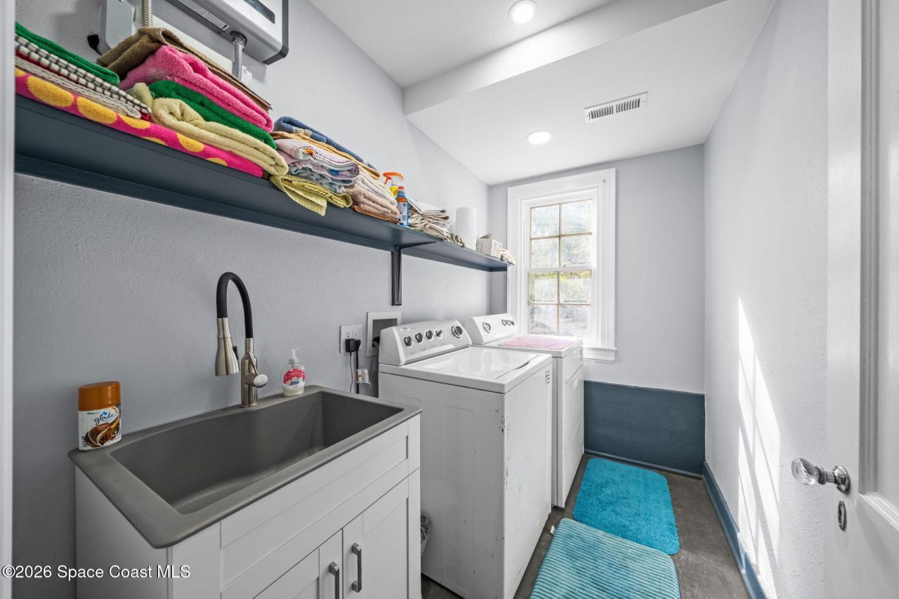 875 N Indian River Drive, Cocoa, FL 32922 Photo