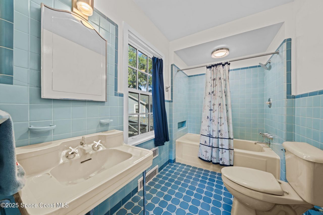 875 N Indian River Drive, Cocoa, FL 32922 Photo