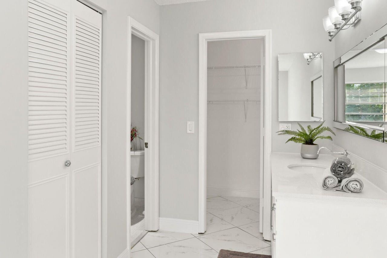 2480 Juniper Drive, Unit 203, Delray Beach, FL 33445 Photo