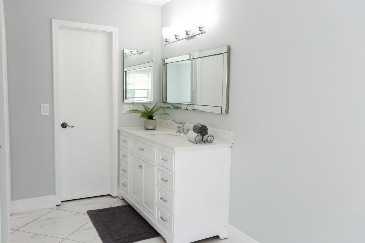 2480 Juniper Drive, Unit 203, Delray Beach, FL 33445 Photo