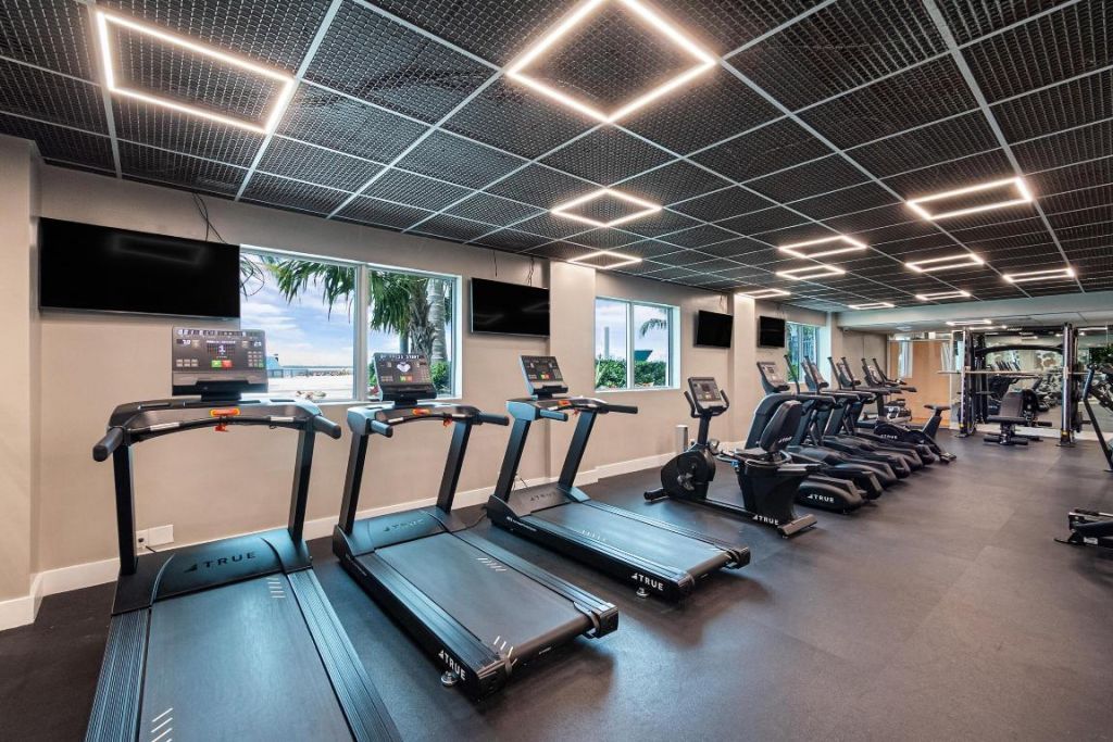 7501 E Treasure Drive, Unit 8n, North Bay Village, FL 33141 Photo