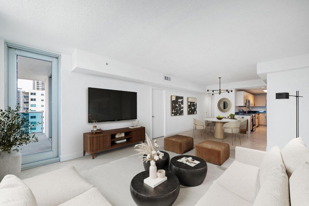 7501 E Treasure Drive, Unit 8n, North Bay Village, FL 33141 Photo