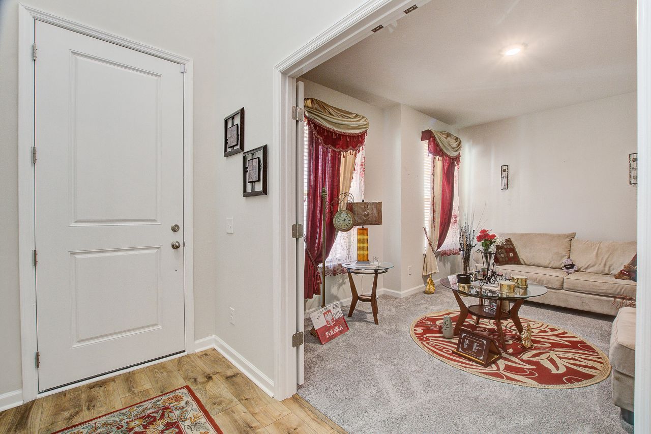 135 Winding Grove Lane Photo 6