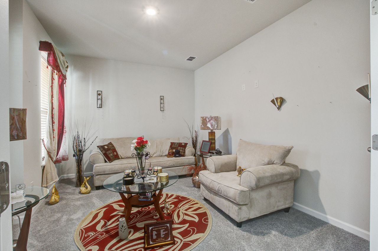 135 Winding Grove Lane Photo 7