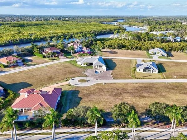 133 SE Via Lago Cervaro, Port St Lucie, FL 34952