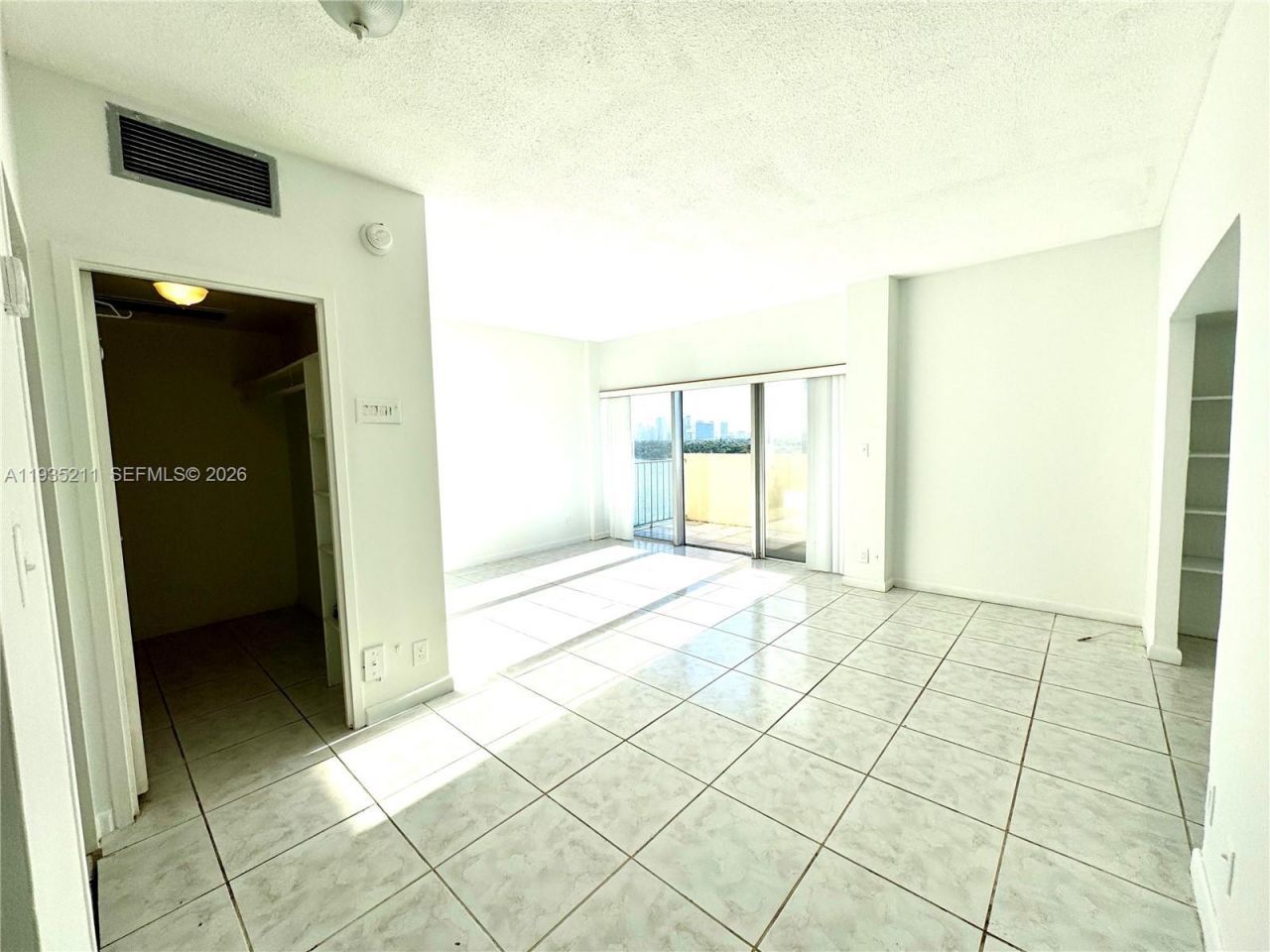 880 NE 69th St, Unit 14H, Miami, FL 33138 Photo