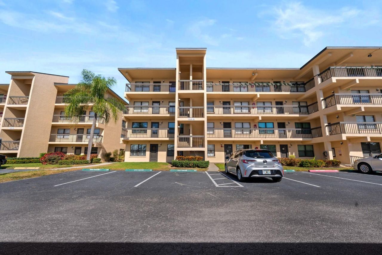 505 30th Avenue W, Unit E304, Bradenton, FL 34205 Photo