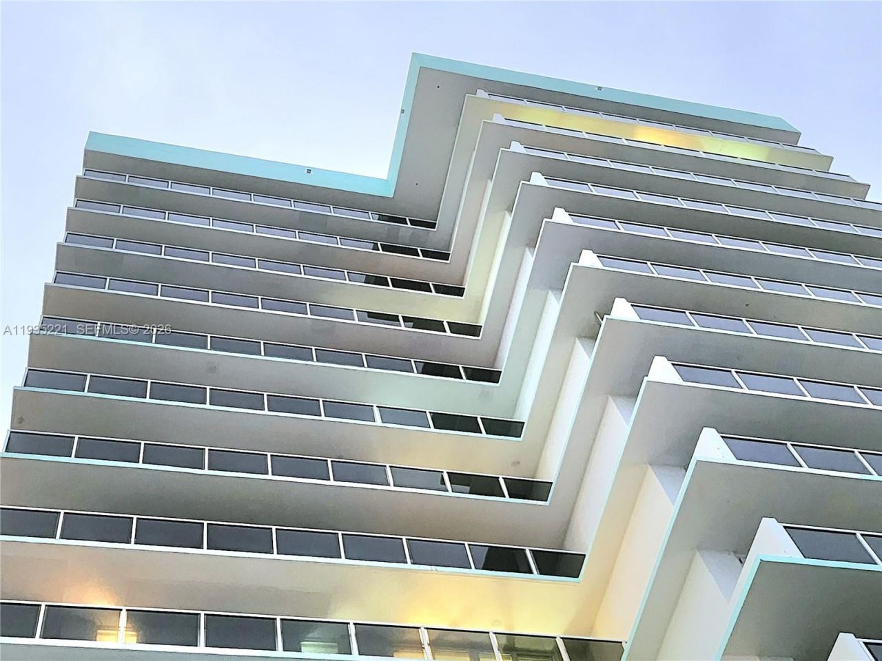 3725 S Ocean Dr, Unit 425, Hollywood, FL 33019 Photo
