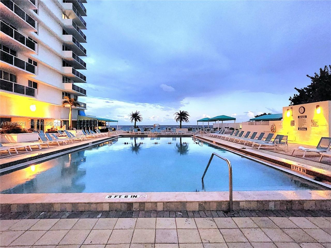 3725 S Ocean Dr, Unit 425, Hollywood, FL 33019 Photo