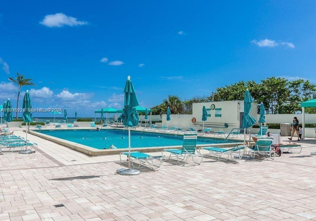 3725 S Ocean Dr, Unit 425, Hollywood, FL 33019 Photo