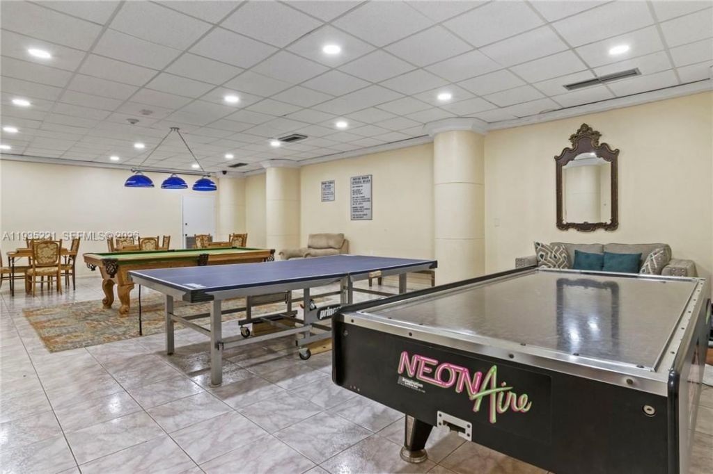 3725 S Ocean Dr, Unit 425, Hollywood, FL 33019 Photo