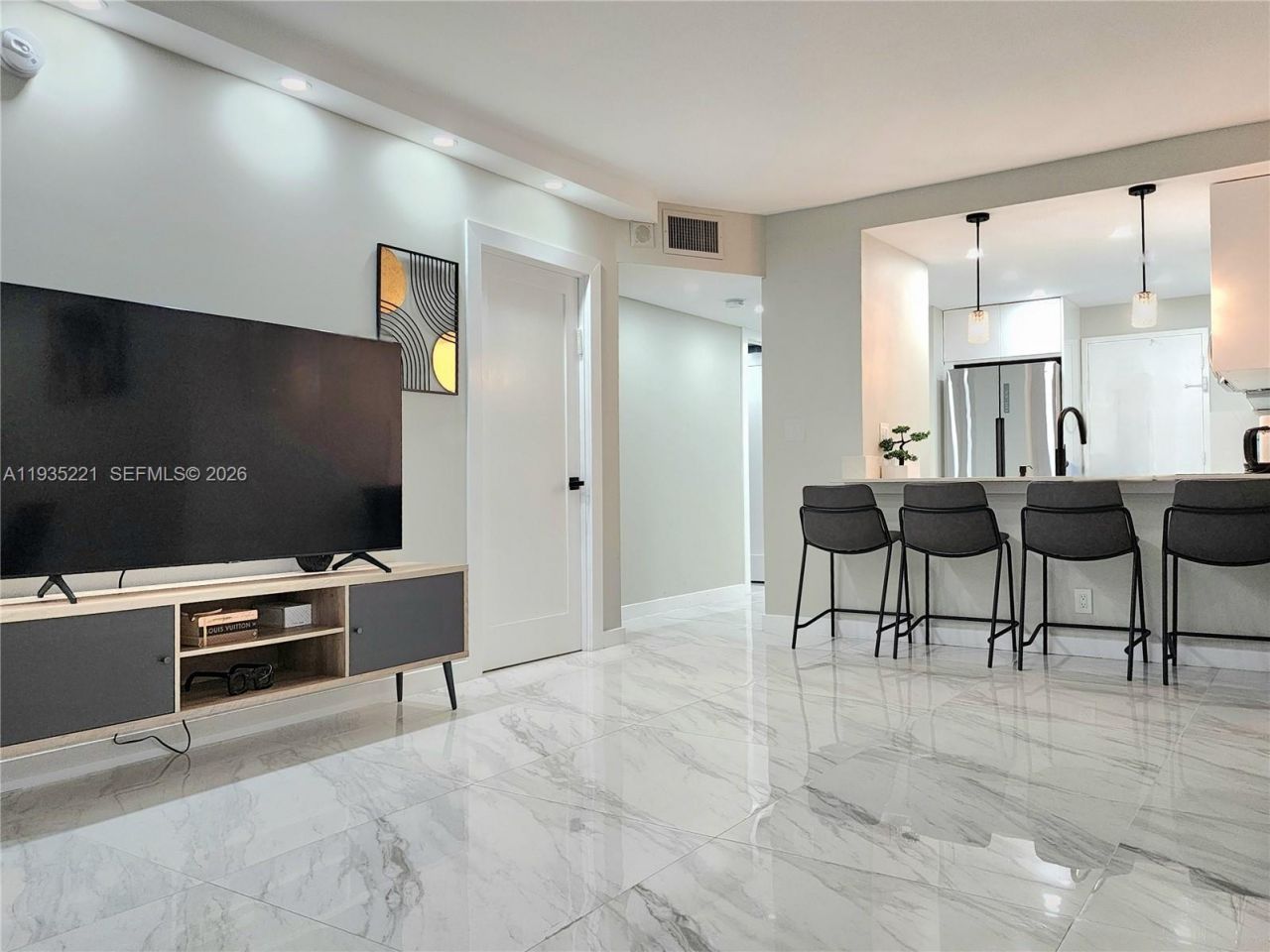 3725 S Ocean Dr, Unit 425, Hollywood, FL 33019 Photo