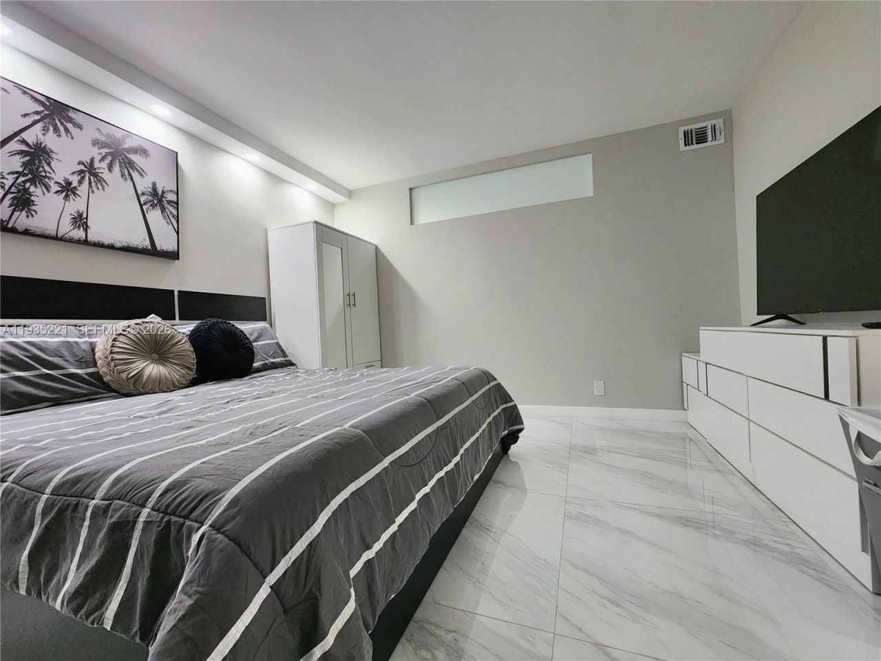 3725 S Ocean Dr, Unit 425, Hollywood, FL 33019 Photo