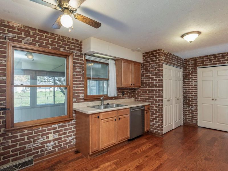 558 Damon Drive, Washington Court House, OH 43160 Photo 10