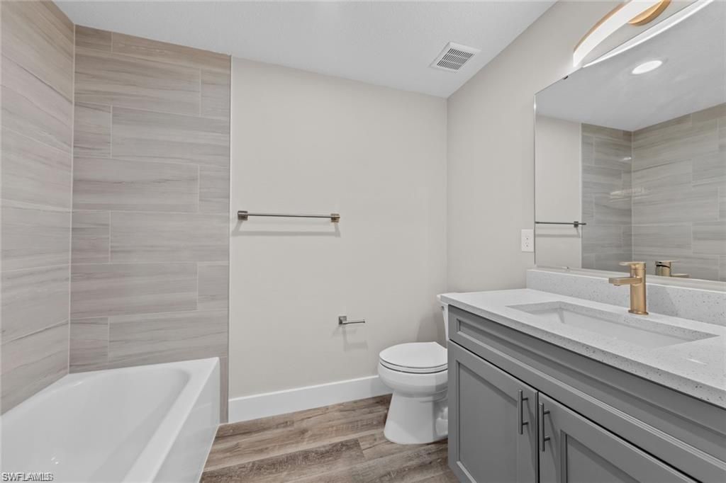 8423 Bernwood Cove Loop, Unit 405, Fort Myers, FL 33966 Photo