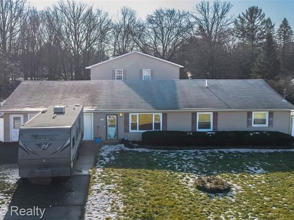 6054 E Pierson Road, Genesee Twp, MI 48506