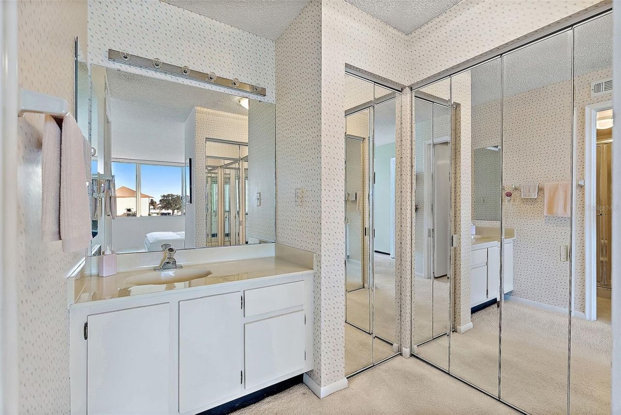 5281 Isla Key Boulevard S, Unit 207, Saint Petersburg, FL 33715 Photo