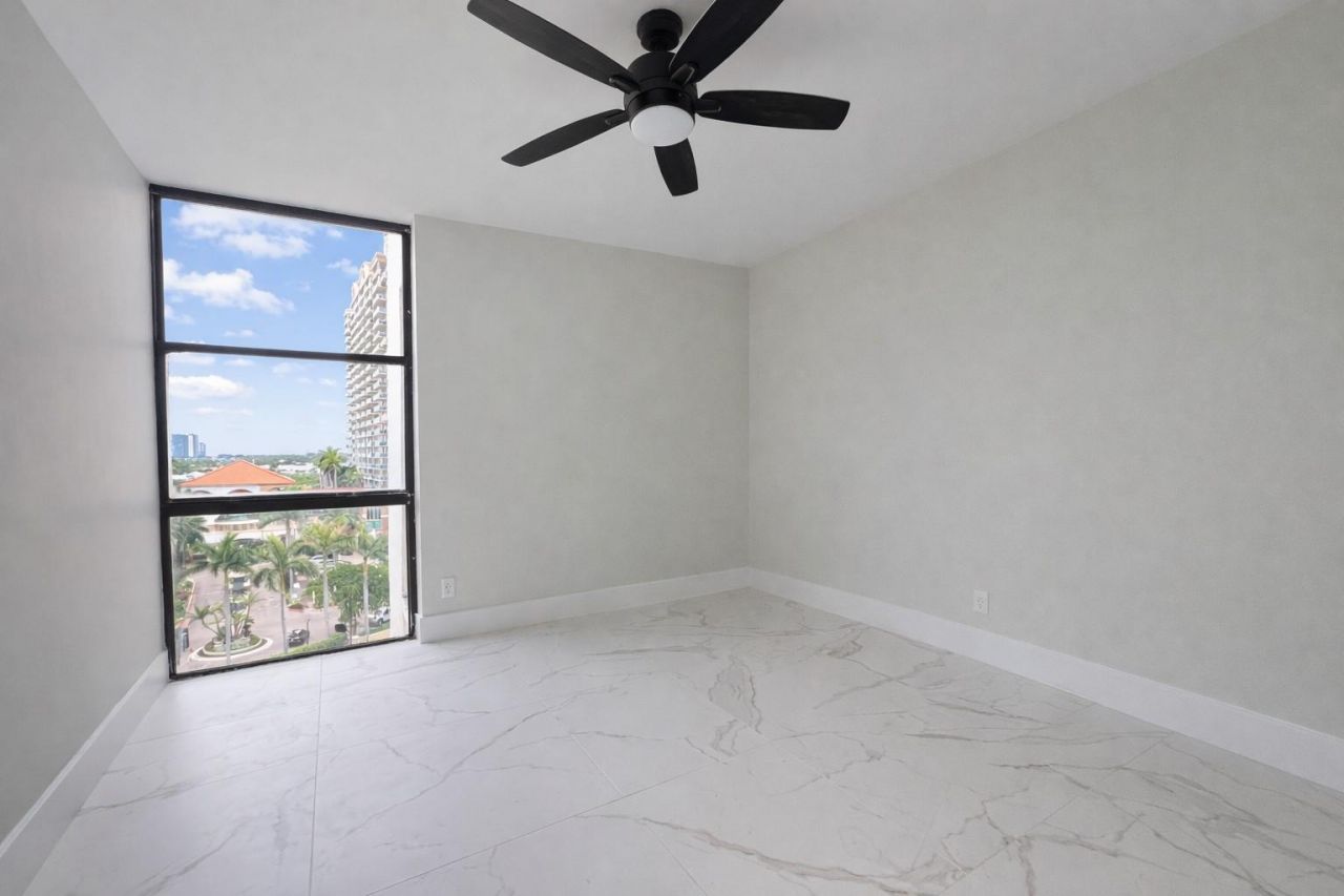 16919 N Bay Road, Unit 911, Sunny Isles Beach, FL 33160 Photo