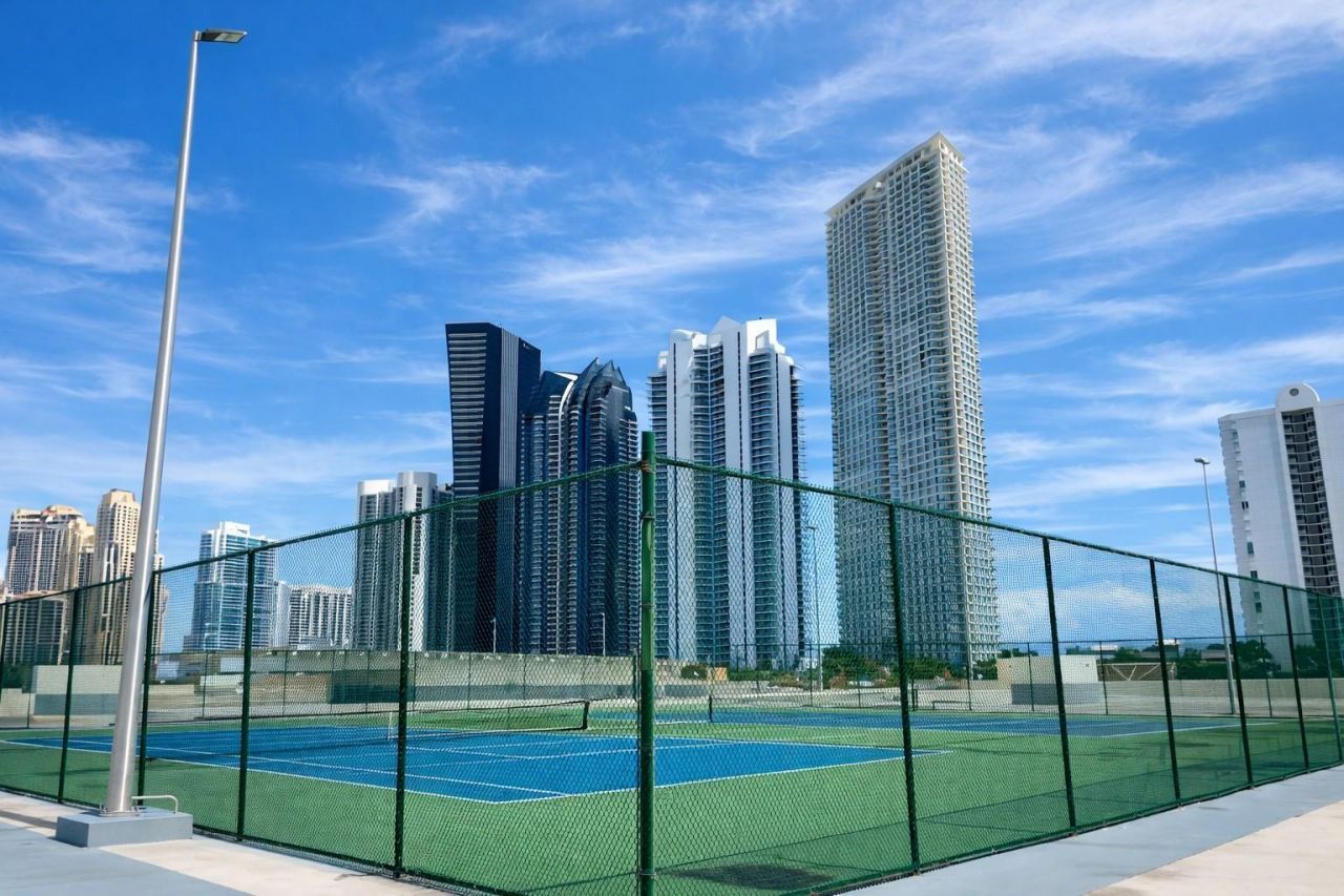 16919 N Bay Road, Unit 911, Sunny Isles Beach, FL 33160 Photo