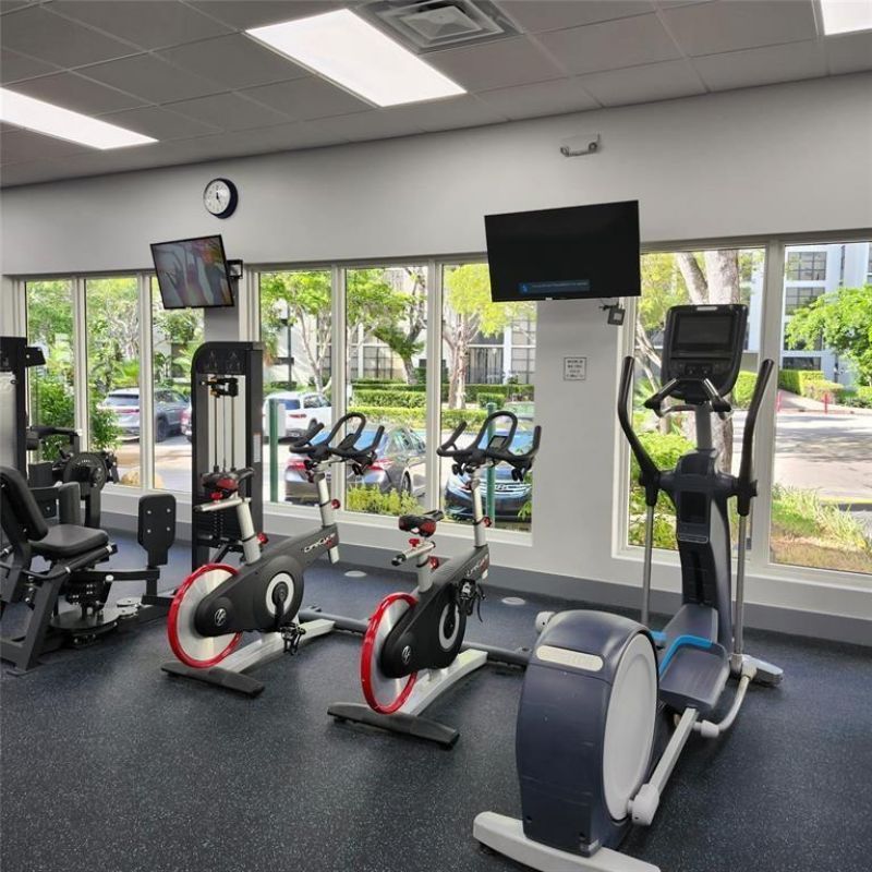 16919 N Bay Road, Unit 911, Sunny Isles Beach, FL 33160 Photo