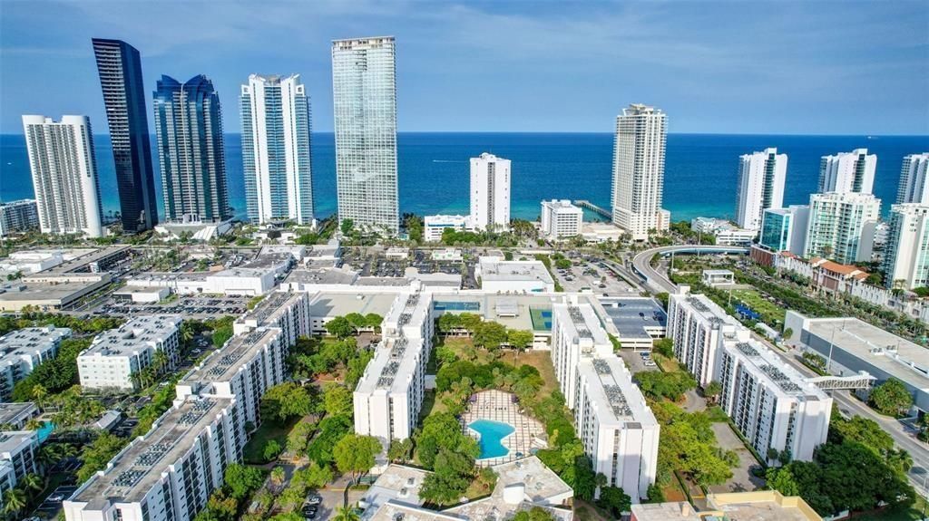 16919 N Bay Road, Unit 911, Sunny Isles Beach, FL 33160 Photo