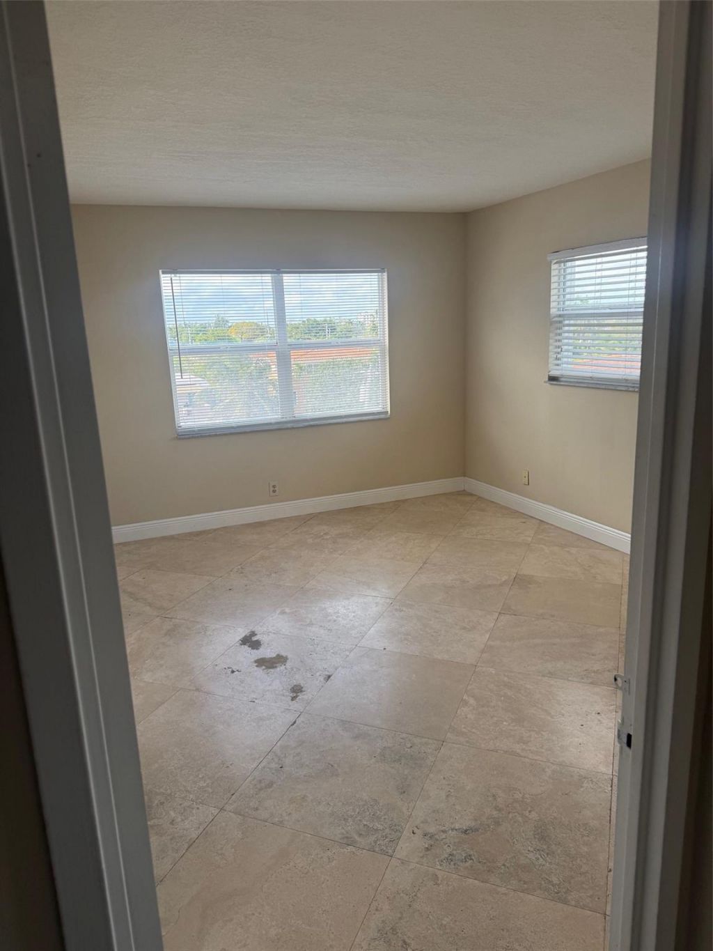 2555 NE 11th Street, Unit 502, Fort Lauderdale, FL 33304 Photo