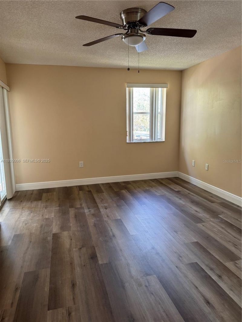 7557 Trent Dr , Unit 213, Tamarac, FL 33321 Photo