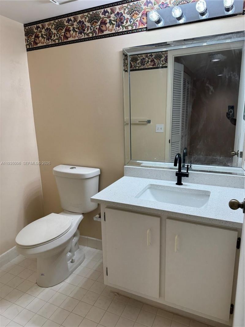 7557 Trent Dr , Unit 213, Tamarac, FL 33321 Photo