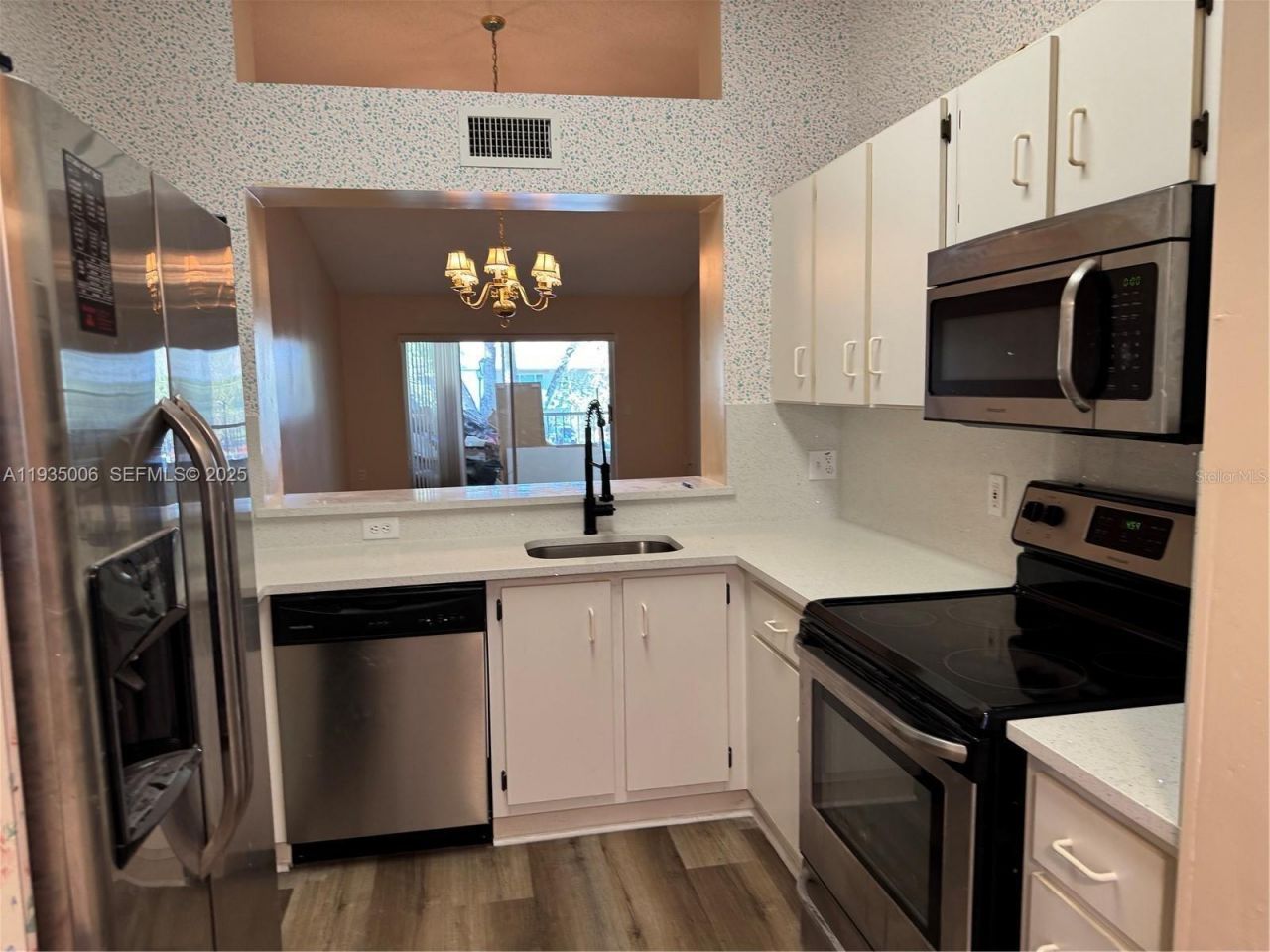 7557 Trent Dr , Unit 213, Tamarac, FL 33321 Photo