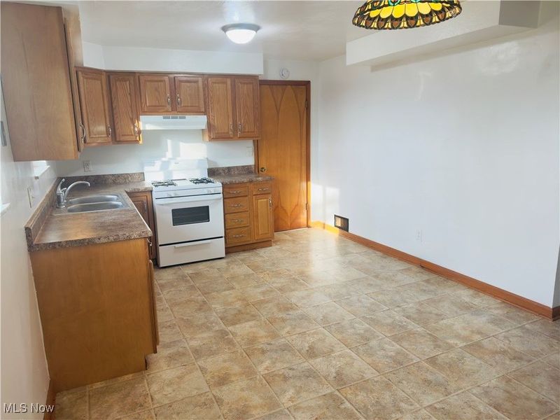 102.5 Beechwood Boulevard, Wintersville, OH 43953 Photo 5