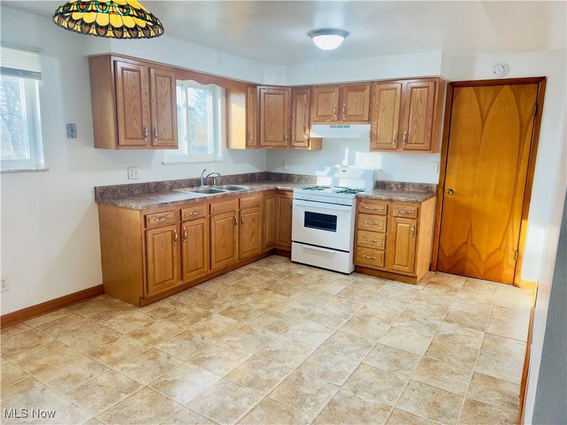 102.5 Beechwood Boulevard, Wintersville, OH 43953 Photo 6