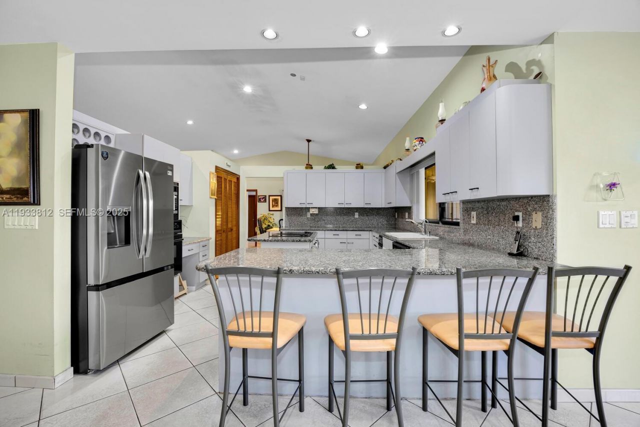 165 W 50th St, Hialeah, FL 33012 Photo