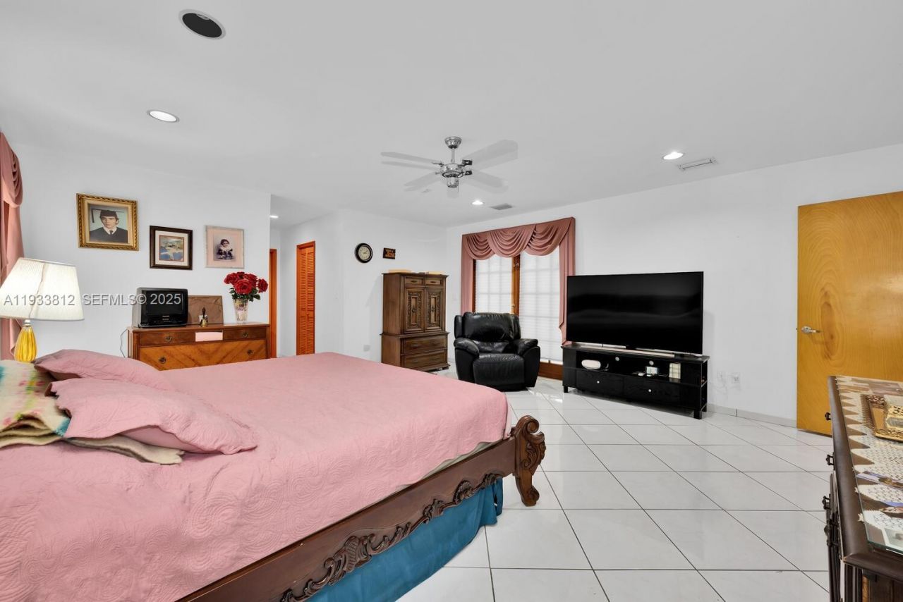 165 W 50th St, Hialeah, FL 33012 Photo