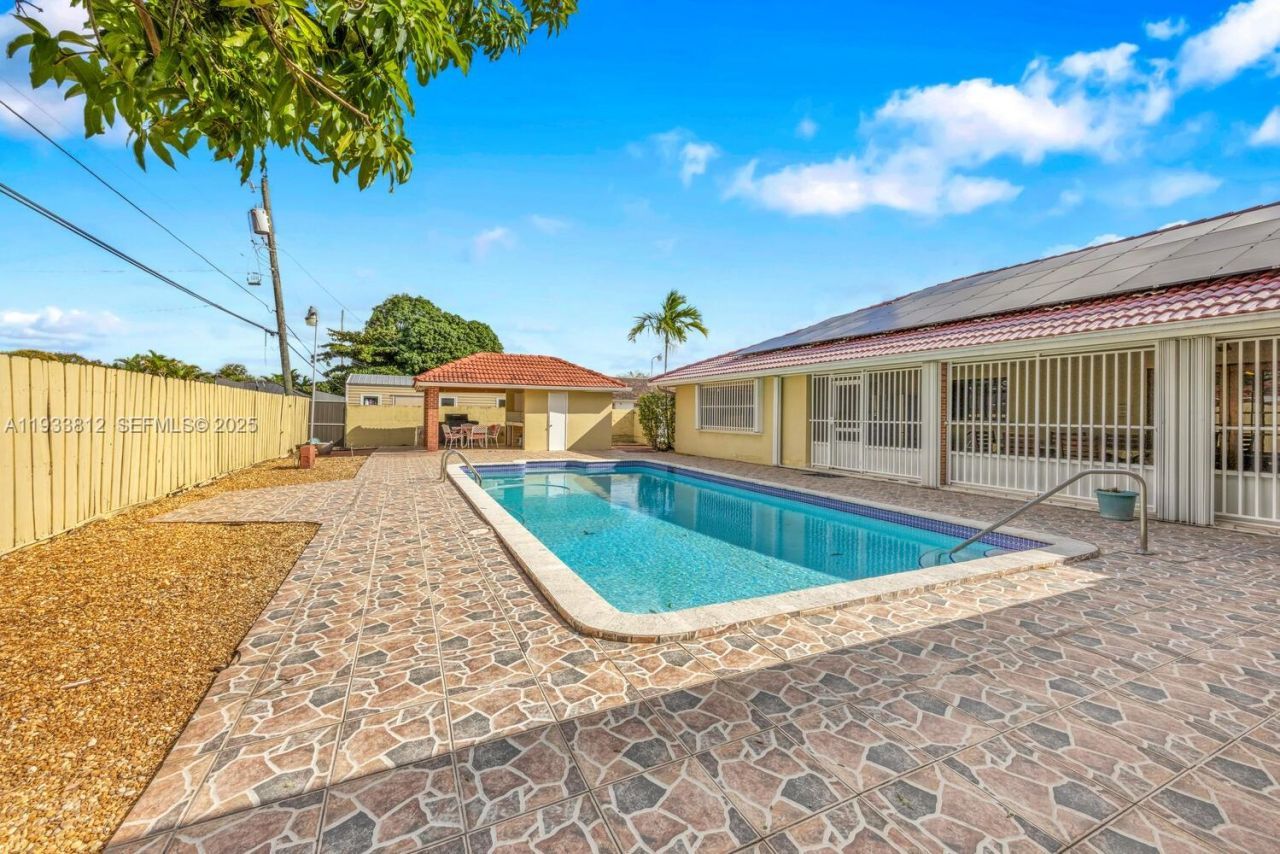 165 W 50th St, Hialeah, FL 33012 Photo