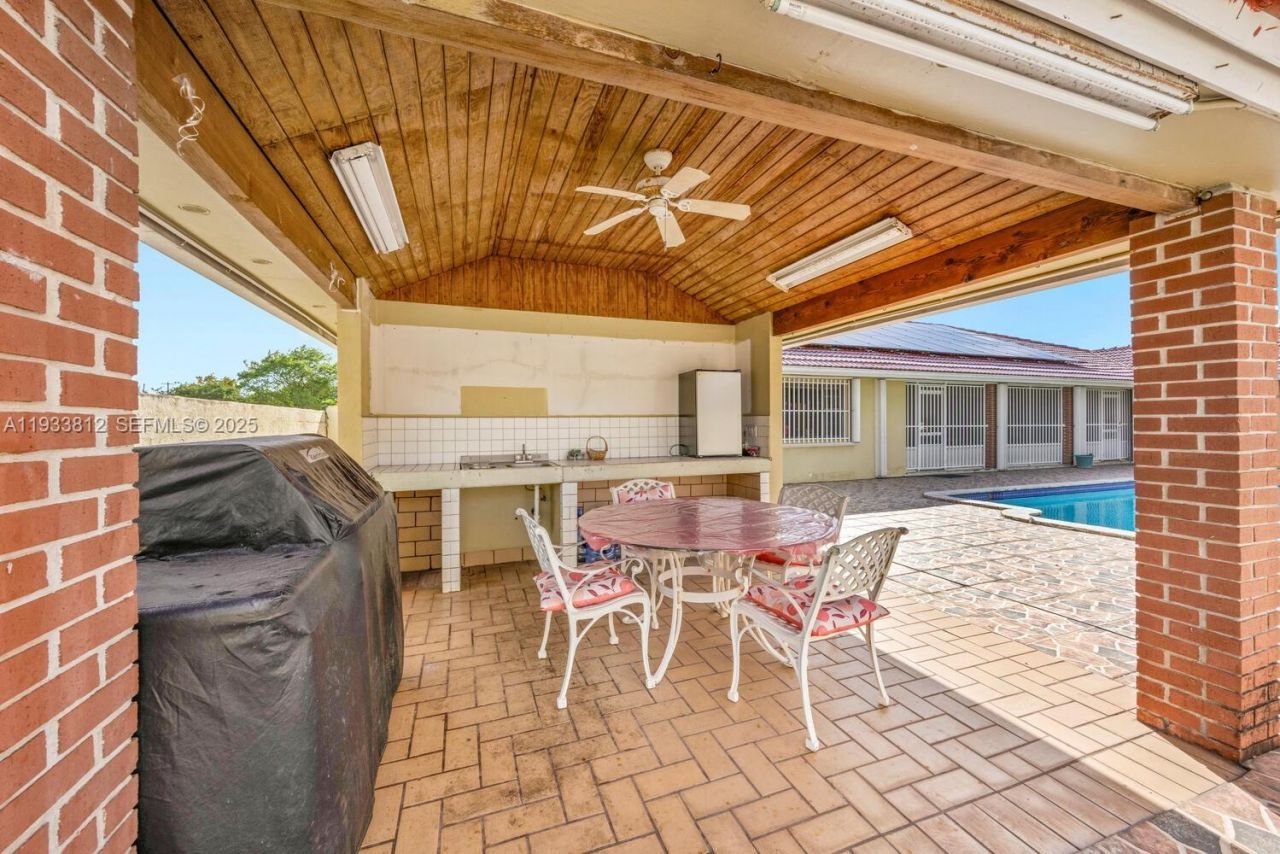 165 W 50th St, Hialeah, FL 33012 Photo