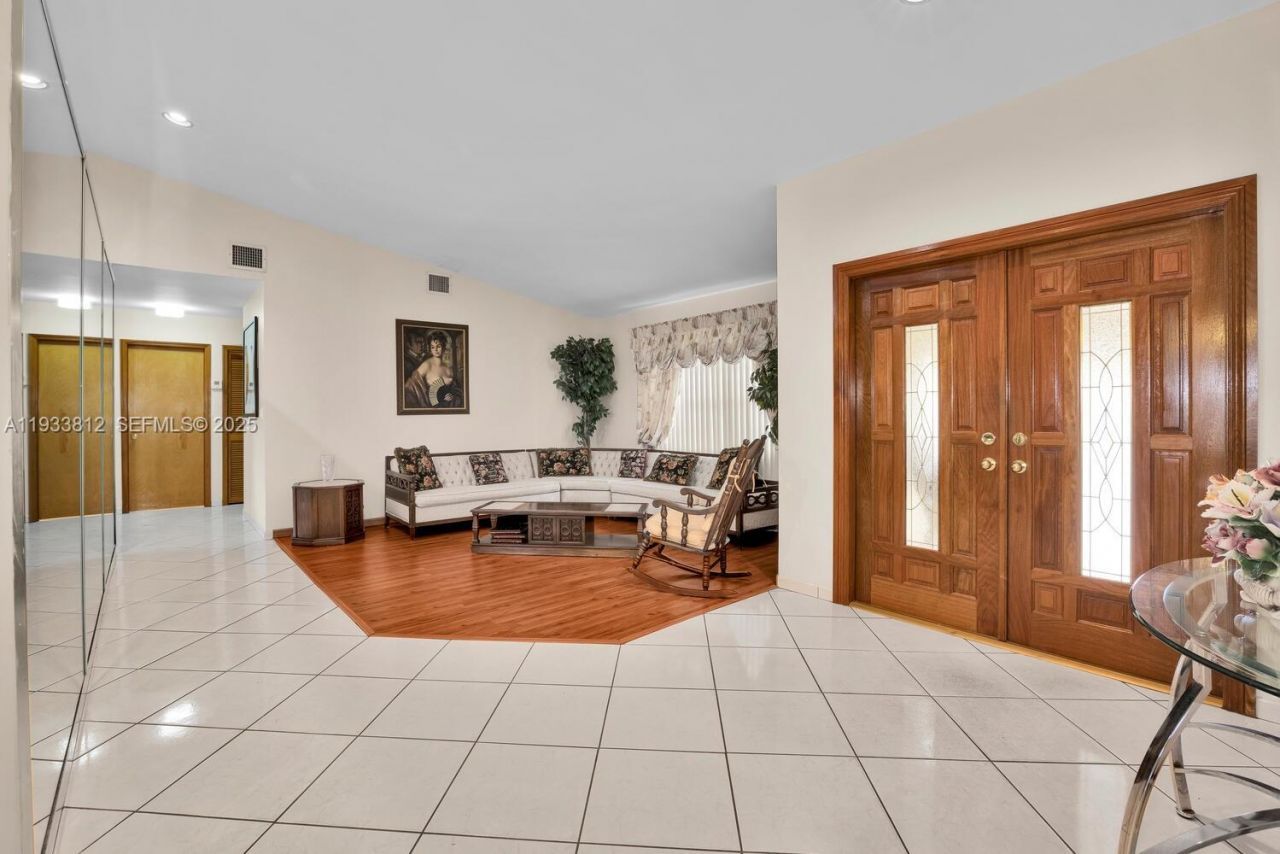 165 W 50th St, Hialeah, FL 33012 Photo