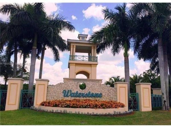 2304 NE 37th Ter , Homestead, FL 33033