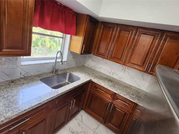 3090 Coral Springs Dr, Unit 6, Coral Springs, FL 33065