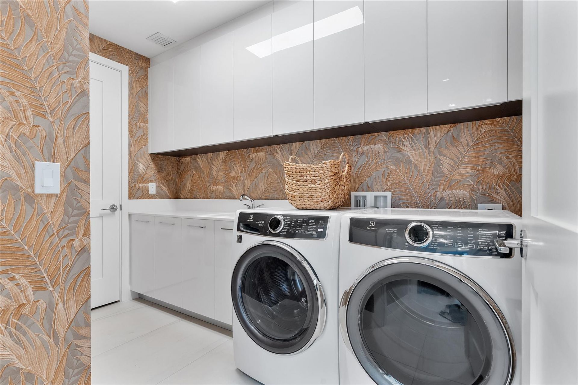 151 N Seabreeze Boulevard, Unit 1403, Fort Lauderdale, FL 33304 Photo