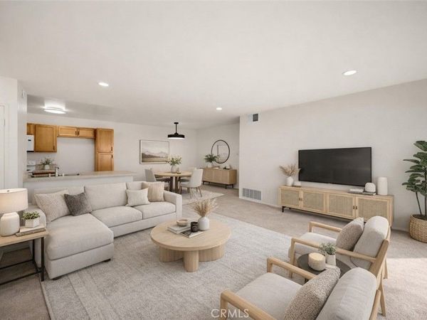 2521 W Sunflower Avenue, Unit R8, Santa Ana, CA 92704