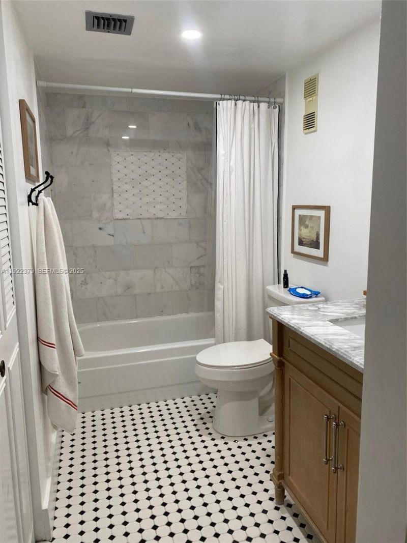 9420 Poinciana Pl , Unit 214, Davie, FL 33324 Photo