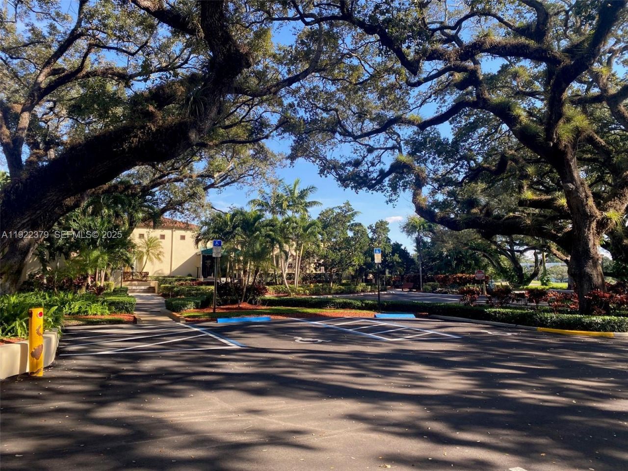 9420 Poinciana Pl , Unit 214, Davie, FL 33324 Photo