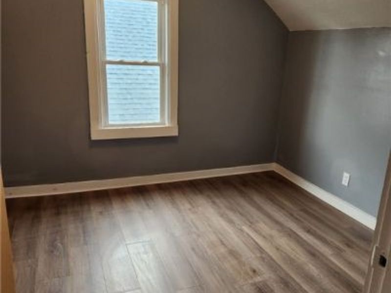 10006 Lamontier Avenue, Cleveland, OH 44104 Photo 14