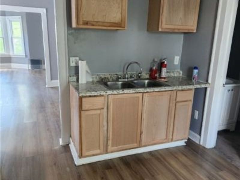 10006 Lamontier Avenue, Cleveland, OH 44104 Photo 3