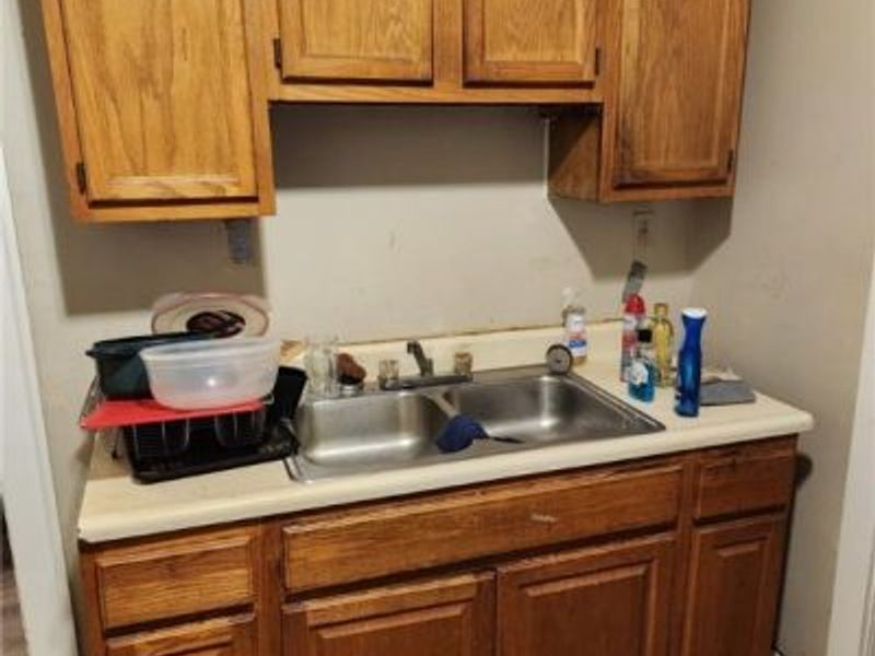 10006 Lamontier Avenue, Cleveland, OH 44104 Photo 5